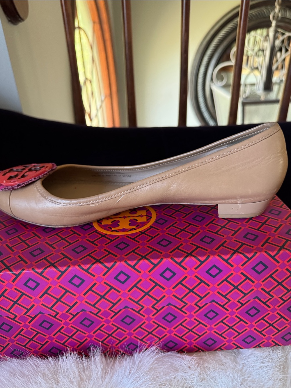 Women's Beige Leather Ballet Flats with Red-Pink Emblem - Picture 7 of 15